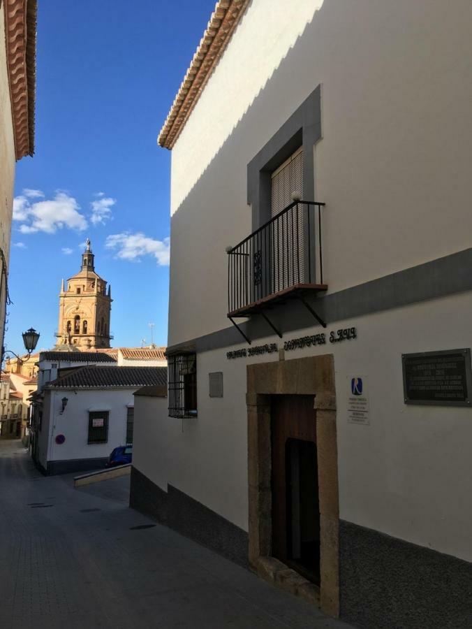 Palacete Magistral Dominguez Habitaciones Guadix Exterior photo